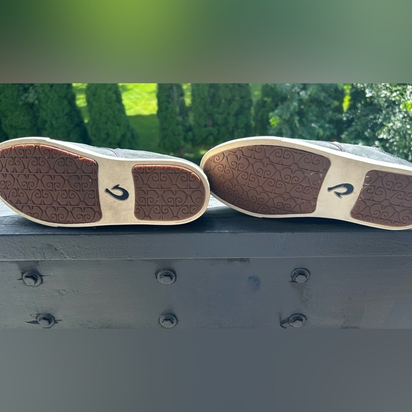 OluKai Women's Black and Tan Loafers - Picture 5 of 7